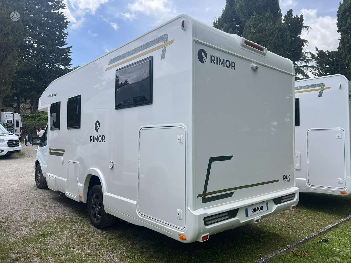 Buy or rent a camper? A comparison based on the figures for 2026